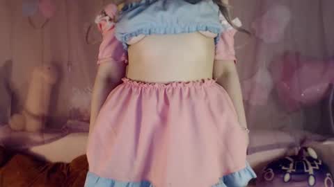 Snapshot of oh_pichuu chatting on September 23, 11:19 am Milly online show from September 23, 11:19 am