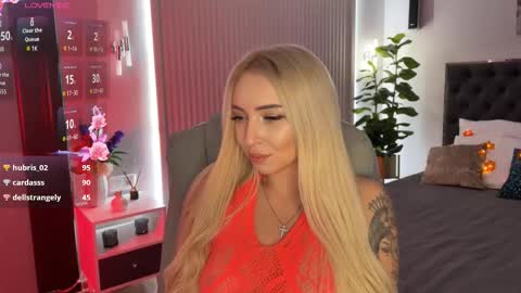 Snapshot of ohmyemma chatting on October 4, 2:06 am Emma online show from October 4, 2:06 am