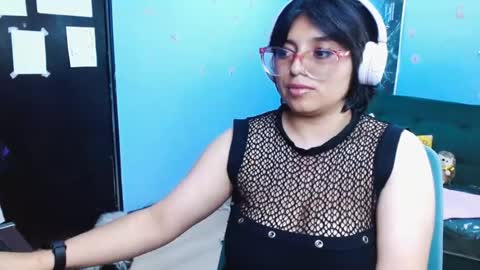 ohmysqueak online show from May 28, 9:34 pm