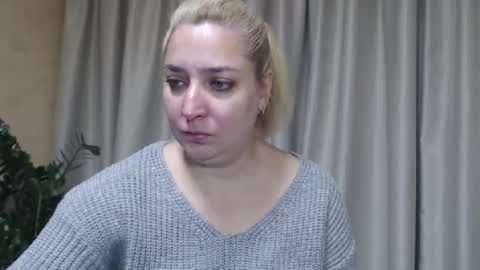 Snapshot of ohsweetiren chatting on October 22, 6:40 am Iren online show from October 22, 6:40 am