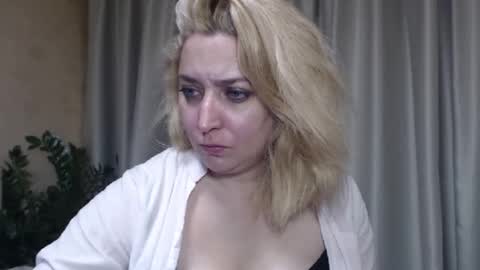 Snapshot of ohsweetiren chatting on September 25, 5:50 am Iren online show from September 25, 5:50 am