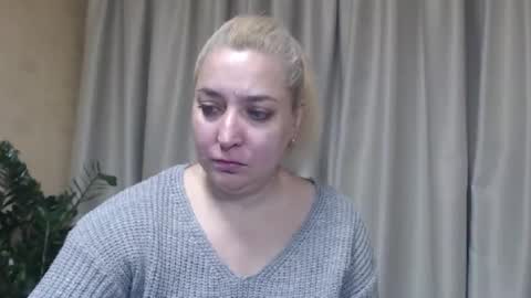 Snapshot of ohsweetiren chatting on October 28, 7:25 am Iren online show from October 28, 7:25 am