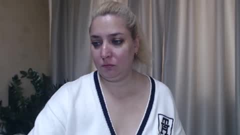 Snapshot of ohsweetiren chatting on September 26, 6:11 am Iren online show from September 26, 6:11 am