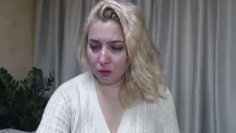 Snapshot of ohsweetiren chatting on October 2, 6:29 am Iren online show from October 2, 6:29 am