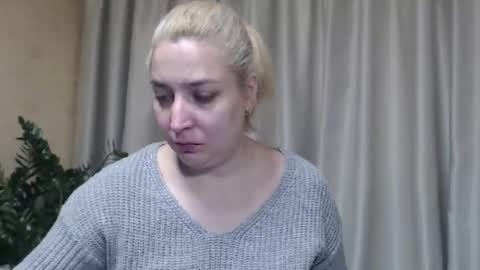 Snapshot of ohsweetiren chatting on November 2, 7:45 am Iren online show from November 2, 7:45 am