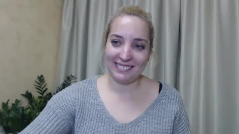 Mari online show from December 12, 7:04 pm