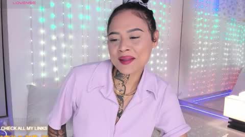 ohyesly_ online show from September 23, 11:41 am