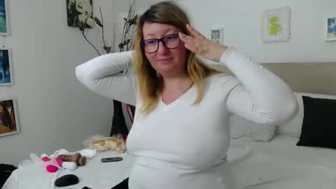 Olga Pavlova online show from March 10, 11:03 am