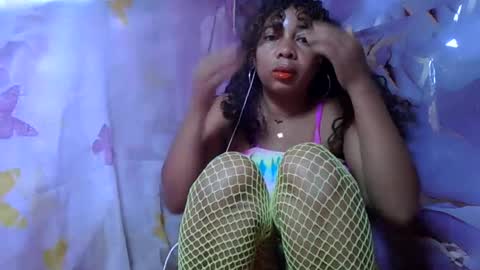 olinaa online show from June 25, 5:23 am