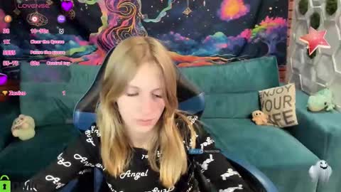 Olisa fox online show from October 16, 8:00 pm