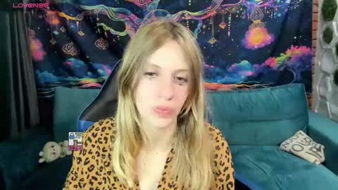 Olisa fox online show from November 1, 12:37 am