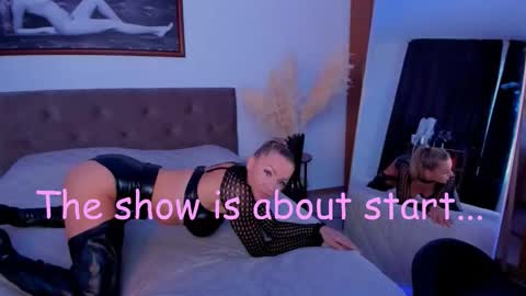 Snapshot of oliva_candy chatting on September 19, 8:08 pm oliva_candy online show from September 19, 8:08 pm