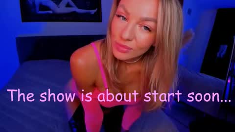 Snapshot of oliva_candy chatting on October 25, 6:37 pm oliva_candy online show from October 25, 6:37 pm