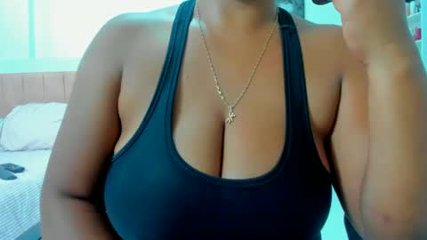 olivahot30 online show from March 4, 3:15 pm