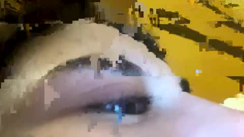 Snapshot of olivepeach chatting on February 17, 10:16 pm Oil online show from February 17, 10:16 pm