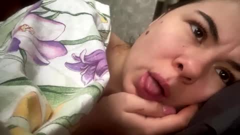 Snapshot of olivepeach chatting on December 4, 9:07 am Oil online show from December 4, 9:07 am