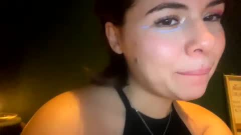 Snapshot of olivepeach chatting on December 22, 12:50 am Oil online show from December 22, 12:50 am