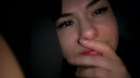 Snapshot of olivepeach chatting on December 9, 12:23 am Oil online show from December 9, 12:23 am