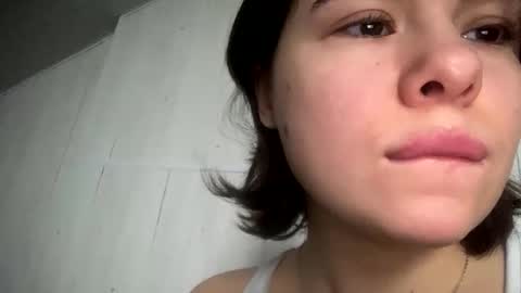 Snapshot of olivepeach chatting on January 1, 11:38 am Oil online show from January 1, 11:38 am