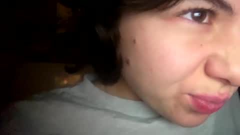 Snapshot of olivepeach chatting on December 20, 12:08 am Oil online show from December 20, 12:08 am