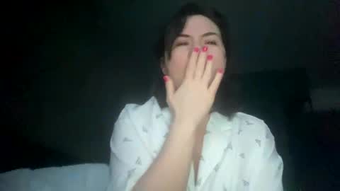 Snapshot of olivepeach chatting on February 10, 5:25 am Oil online show from February 10, 5:25 am