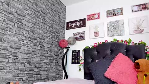 Snapshot of olivia22love chatting on December 27, 4:11 pm ..................................... 500 am- 1200 pm GMT-5 online show from December 27, 4:11 pm