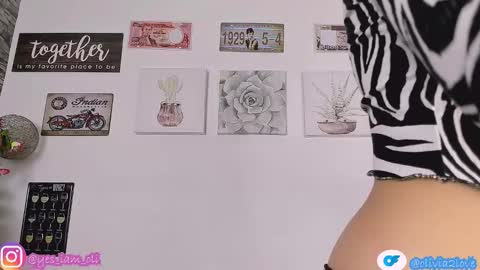 Snapshot of olivia22love chatting on October 1, 12:43 pm ..................................... 500 am- 1200 pm GMT-5 online show from October 1, 12:43 pm