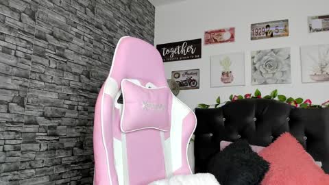 Snapshot of olivia22love chatting on January 24, 1:25 pm ..................................... 500 am- 1200 pm GMT-5 online show from January 24, 1:25 pm