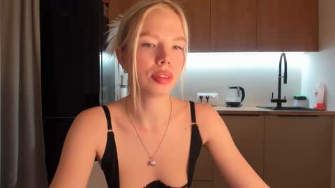 Snapshot of olivia_bells chatting on February 5, 9:29 pm Olivia 3 online show from February 5, 9:29 pm