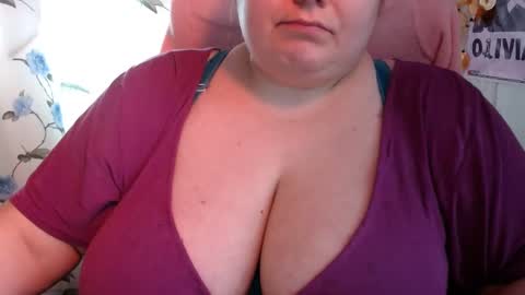 Olivia Gold online show from December 19, 12:01 pm