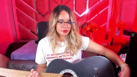 Snapshot of olivia_fox69 chatting on October 17, 2:15 am OLIVIA online show from October 17, 2:15 am