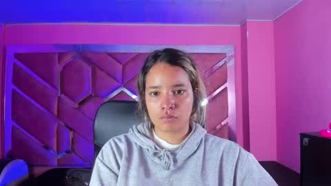 Snapshot of olivia_fox69 chatting on February 12, 2:35 am OLIVIA online show from February 12, 2:35 am