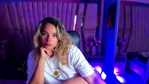 Snapshot of olivia_fox69 chatting on January 16, 10:21 am OLIVIA online show from January 16, 10:21 am