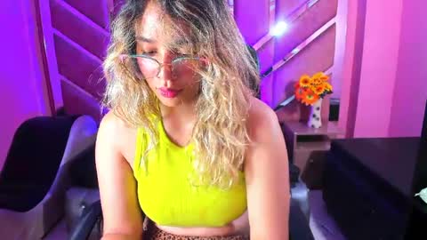 Snapshot of olivia_fox69 chatting on March 7, 3:19 am OLIVIA online show from March 7, 3:19 am