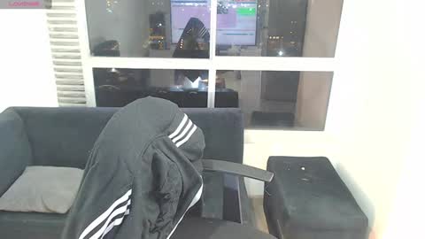 olivia_martine online show from December 14, 4:56 am