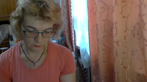 Olivia Mia online show from June 13, 2:03 pm