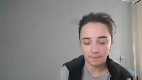 Snapshot of olivia_oliv chatting on October 31, 11:25 am Olivia online show from October 31, 11:25 am