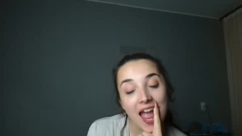 Snapshot of olivia_oliv chatting on September 19, 8:41 pm Olivia online show from September 19, 8:41 pm