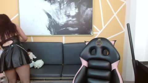 Olivia online show from May 7, 8:12 pm