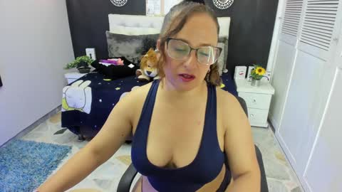 Snapshot of olivia_willd chatting on December 12, 7:48 pm olivia online show from December 12, 7:48 pm