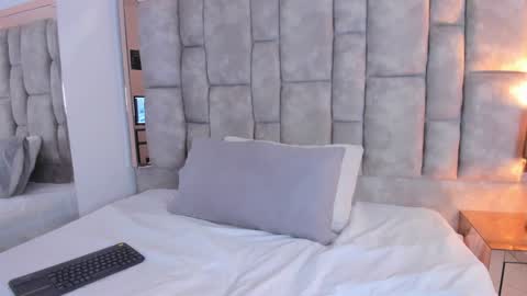 Snapshot of oliviaa_evans chatting on January 27, 5:25 am Olivia Evangelista online show from January 27, 5:25 am