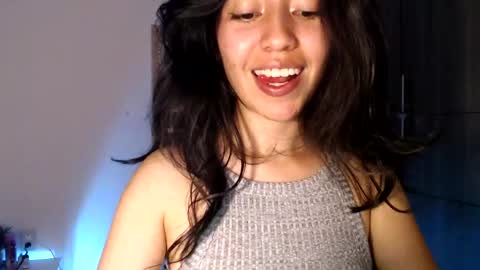 Snapshot of oliviaaa__ chatting on December 18, 4:09 am oliviaaa__ online show from December 18, 4:09 am
