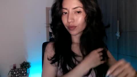 Snapshot of oliviaaa__ chatting on February 28, 11:45 pm oliviaaa__ online show from February 28, 11:45 pm