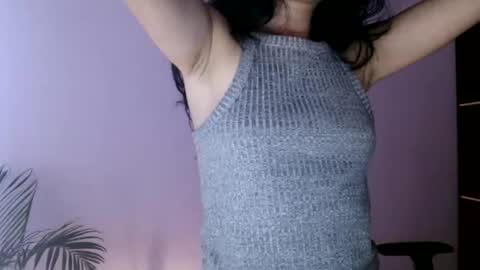 oliviaaa__ online show from April 3, 4:16 pm
