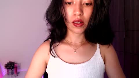 Snapshot of oliviaaa__ chatting on February 18, 9:42 pm oliviaaa__ online show from February 18, 9:42 pm