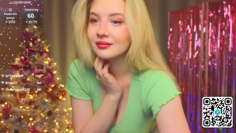 Snapshot of oliviabr0wn chatting on January 18, 2:03 am Olivia online show from January 18, 2:03 am