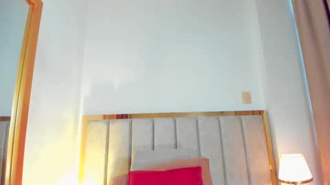 Olivia Cooper online show from September 30, 12:00 pm