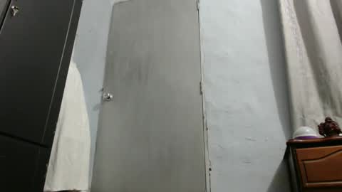 Snapshot of oliviajohnson20 chatting on February 4, 3:00 am oliviajohnson20 online show from February 4, 3:00 am