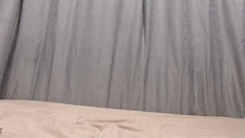 Snapshot of oliviajohnson20 chatting on December 5, 3:04 am oliviajohnson20 online show from December 5, 3:04 am