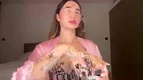 Olivia Lopez online show from September 17, 7:23 pm